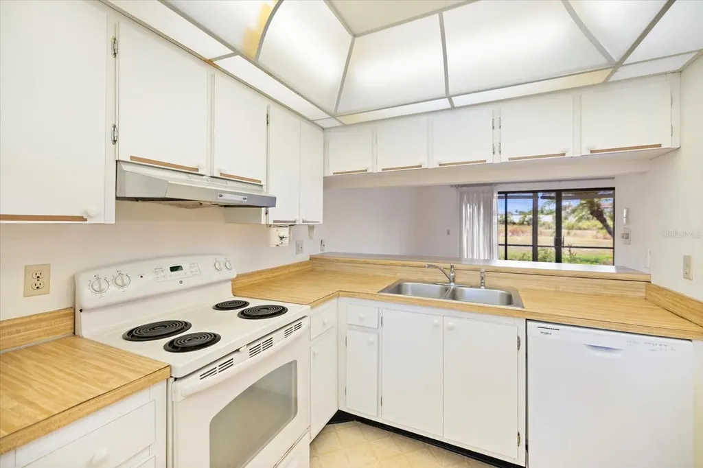674 Bird Bay Circle Venice FL 34285