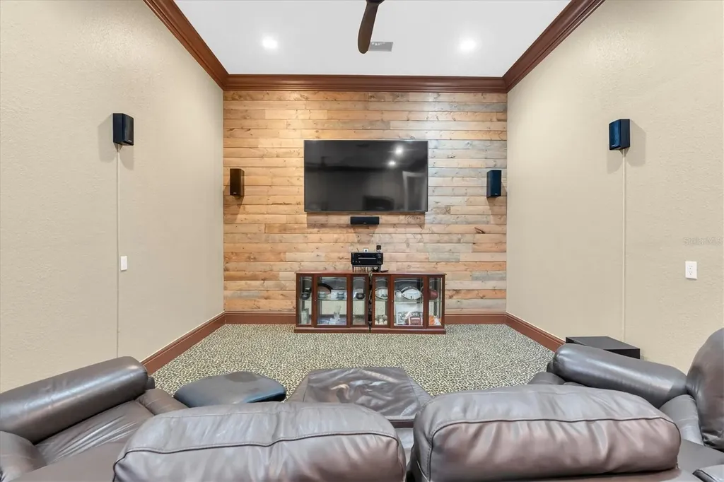 1067 Ashland Avenue Tarpon Springs FL 34689