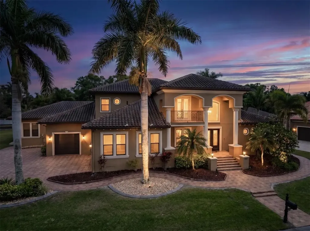 1067 Ashland Avenue Tarpon Springs FL 34689