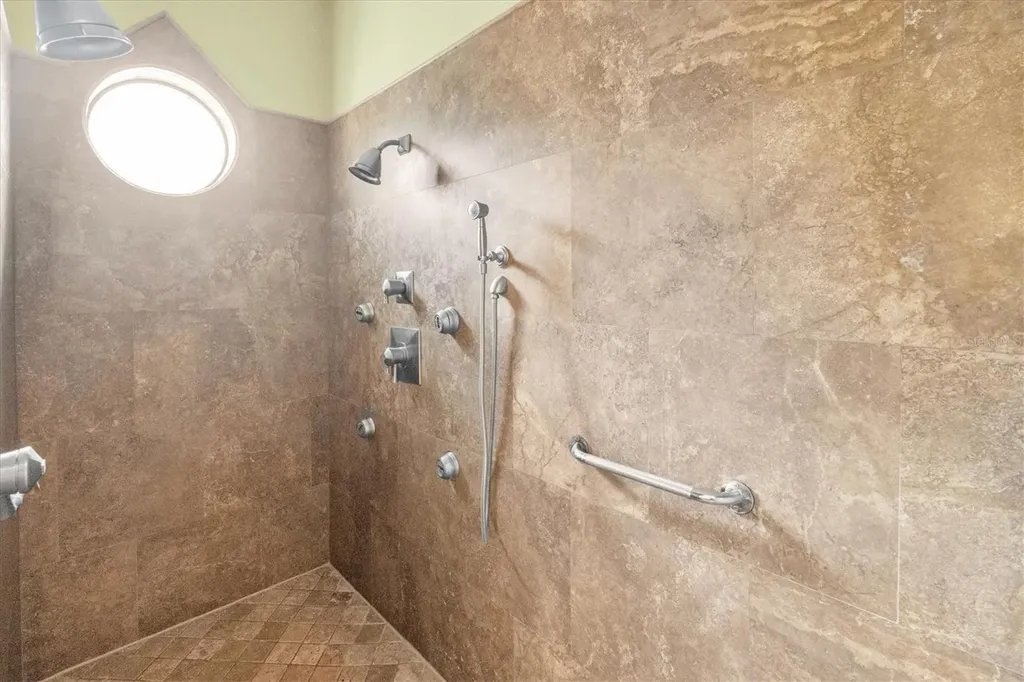 1067 Ashland Avenue Tarpon Springs FL 34689
