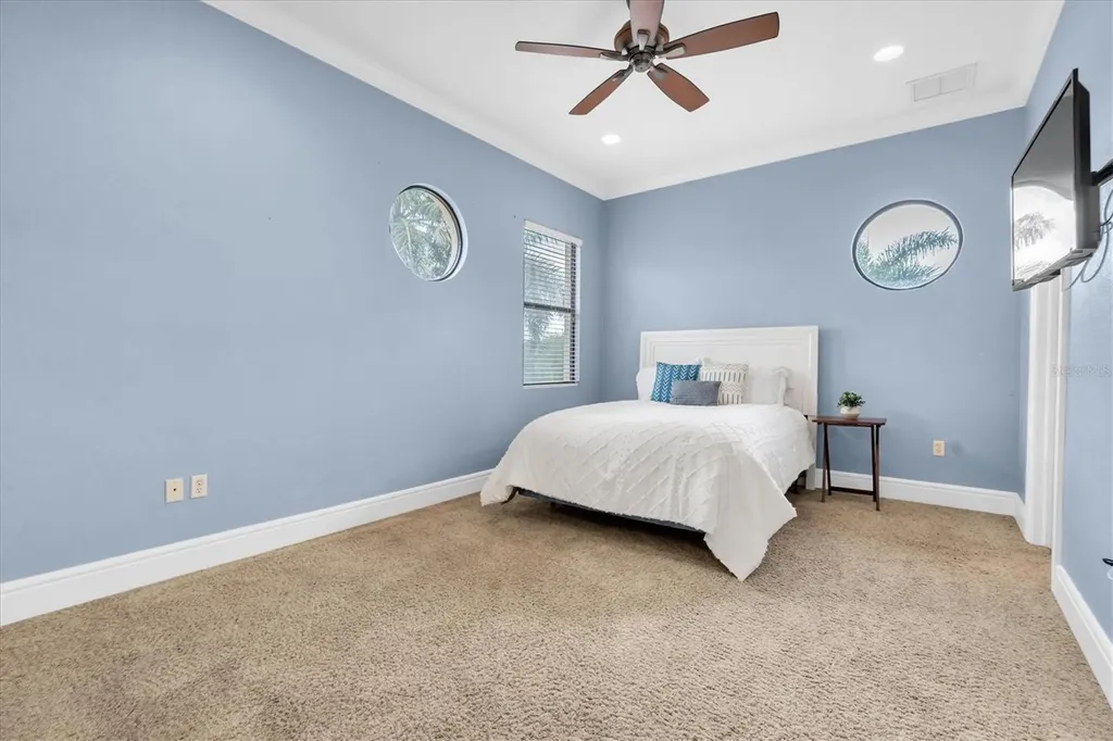 1067 Ashland Avenue Tarpon Springs FL 34689