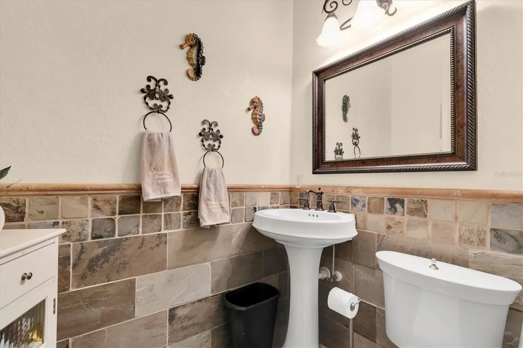 1067 Ashland Avenue Tarpon Springs FL 34689