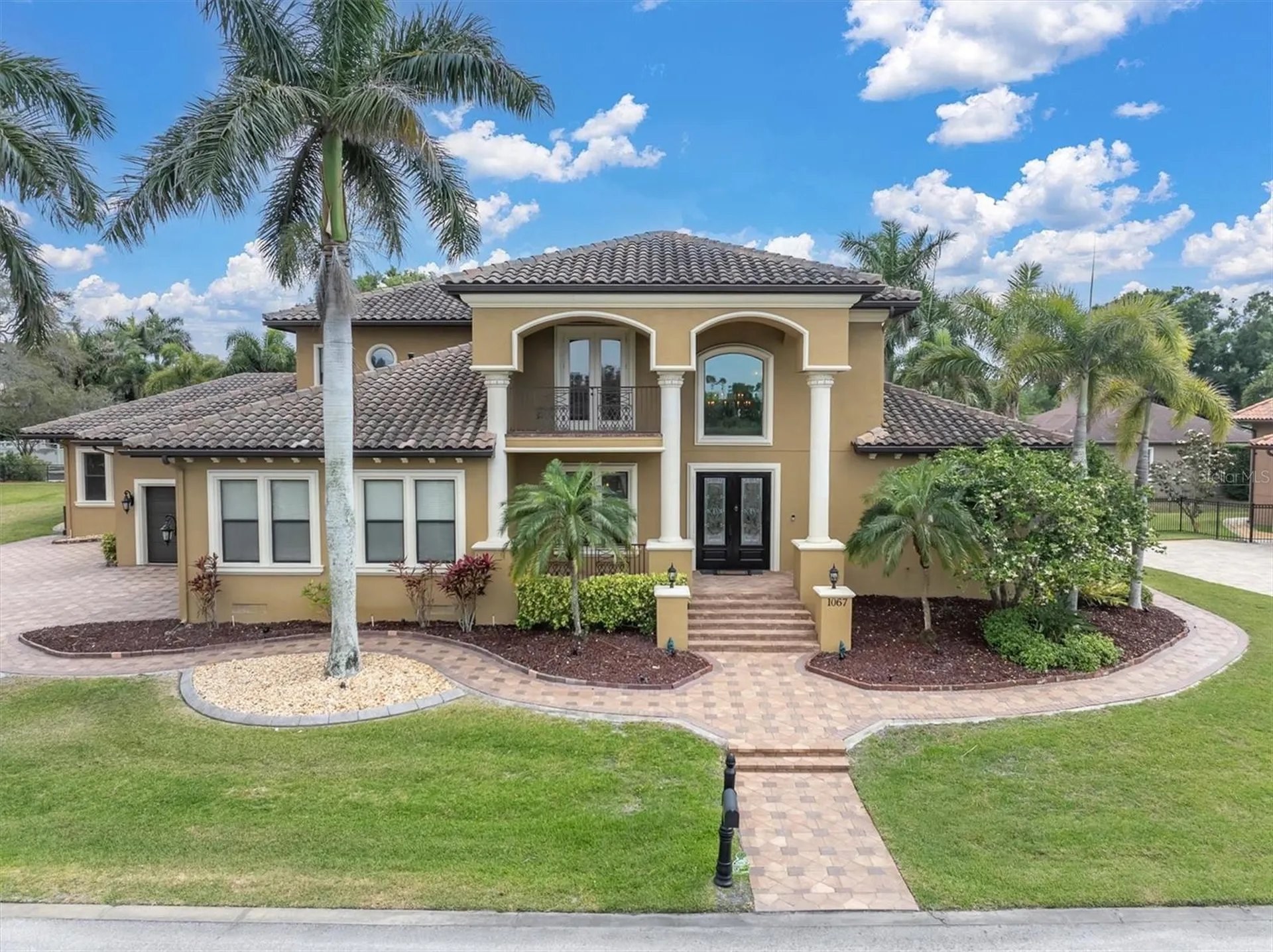 1067 Ashland Avenue Tarpon Springs FL 34689