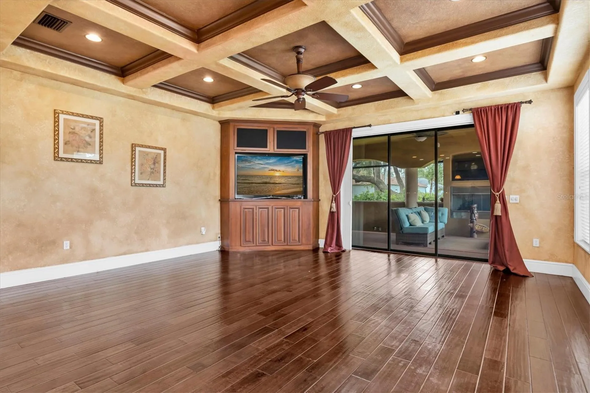 1067 Ashland Avenue Tarpon Springs FL 34689