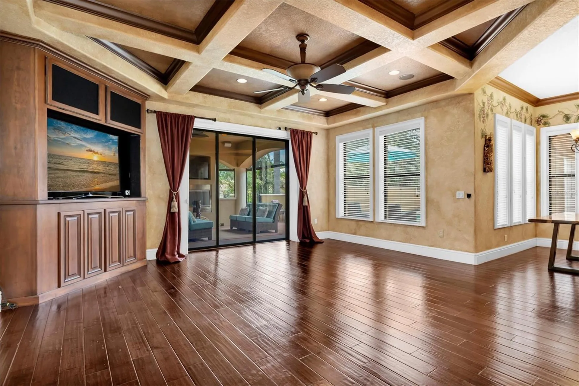 1067 Ashland Avenue Tarpon Springs FL 34689