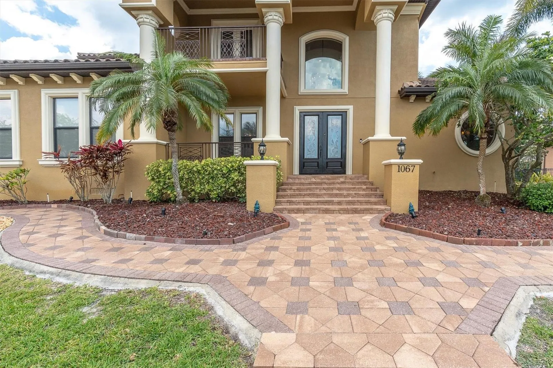 1067 Ashland Avenue Tarpon Springs FL 34689