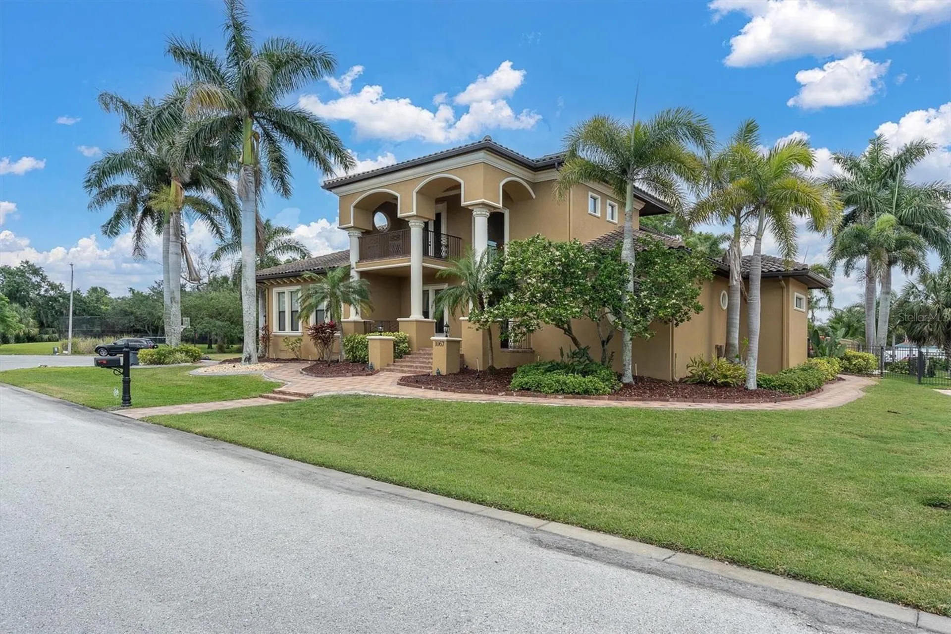 1067 Ashland Avenue Tarpon Springs FL 34689