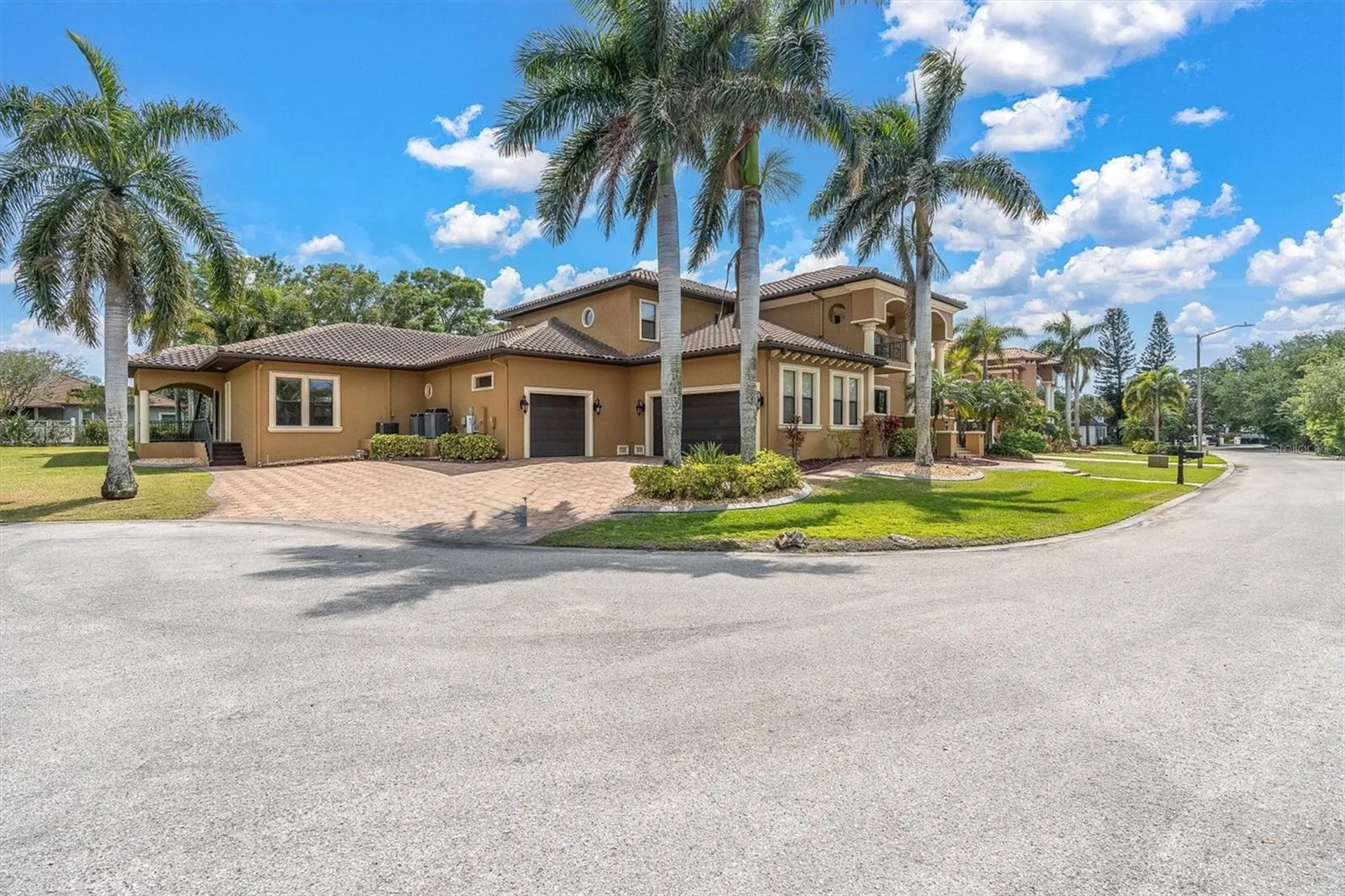 1067 Ashland Avenue Tarpon Springs FL 34689