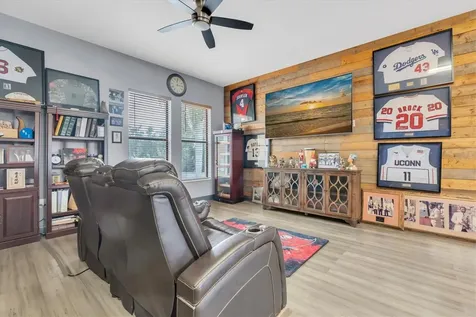 1067 Ashland Avenue Tarpon Springs FL 34689