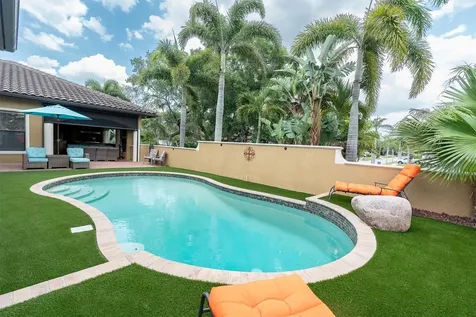 1067 Ashland Avenue Tarpon Springs FL 34689