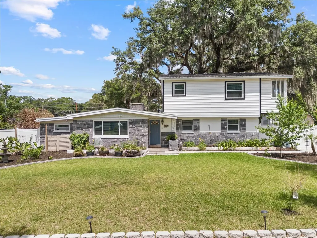 115 Ten Oak Place Valrico FL 33594
