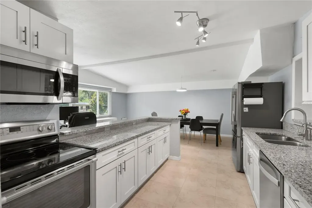 115 Ten Oak Place Valrico FL 33594