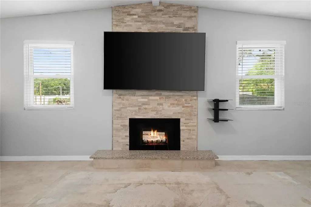 115 Ten Oak Place Valrico FL 33594