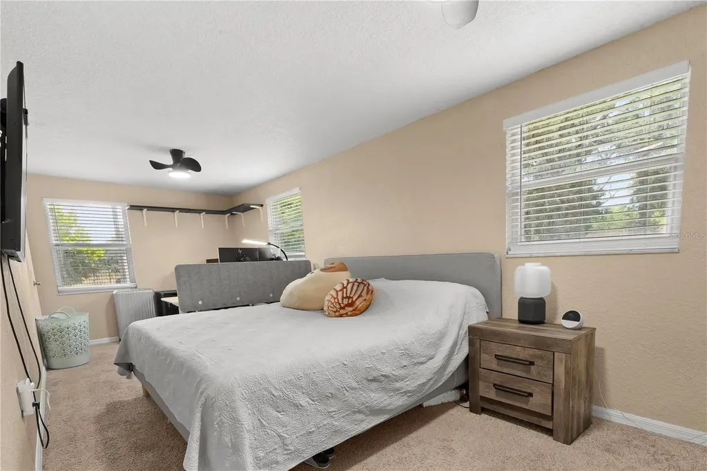 115 Ten Oak Place Valrico FL 33594