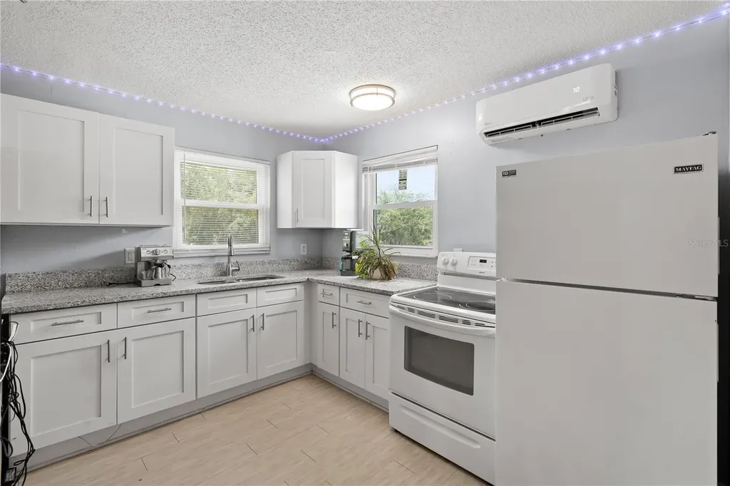 115 Ten Oak Place Valrico FL 33594