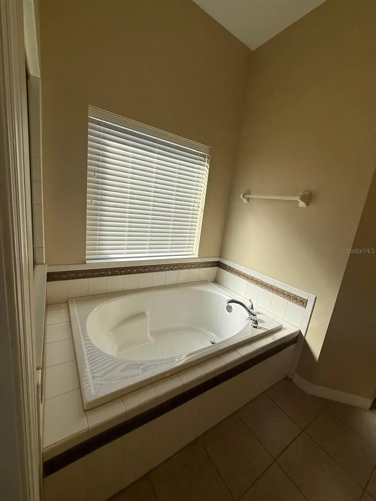 5111 Ironsides Court Tavares FL 32778