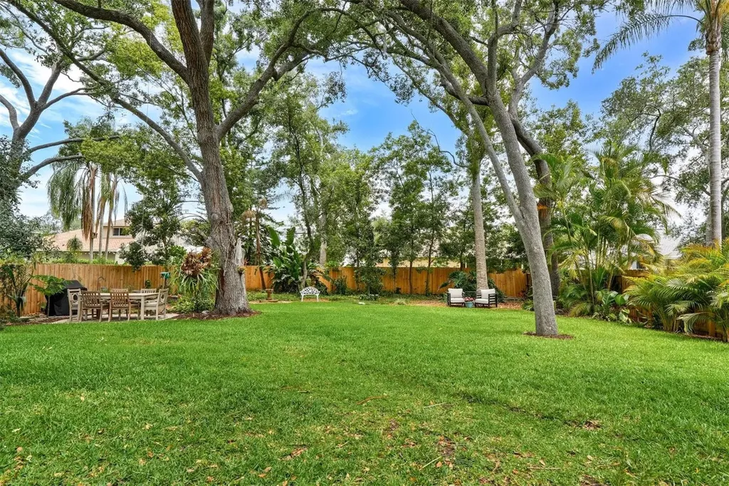 6011 Williamsburg Way Tampa FL 33625