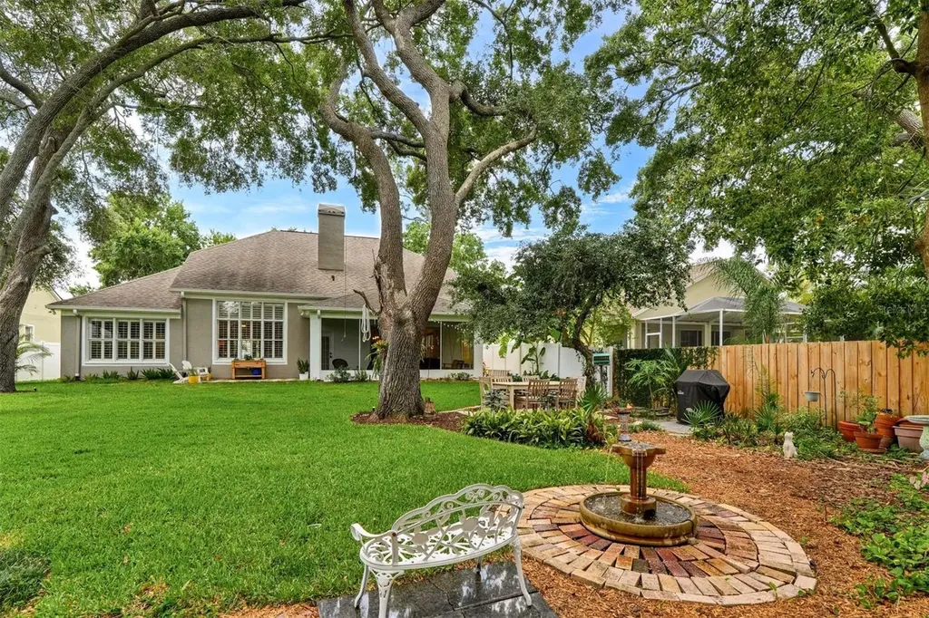 6011 Williamsburg Way Tampa FL 33625
