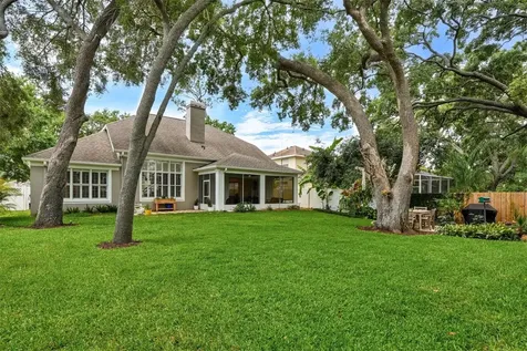 6011 Williamsburg Way Tampa FL 33625