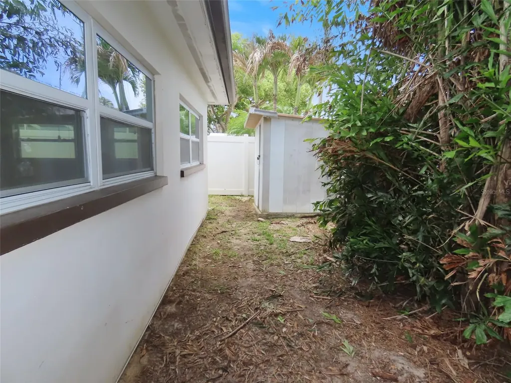2277 S Lagoon Circle Clearwater FL 33765