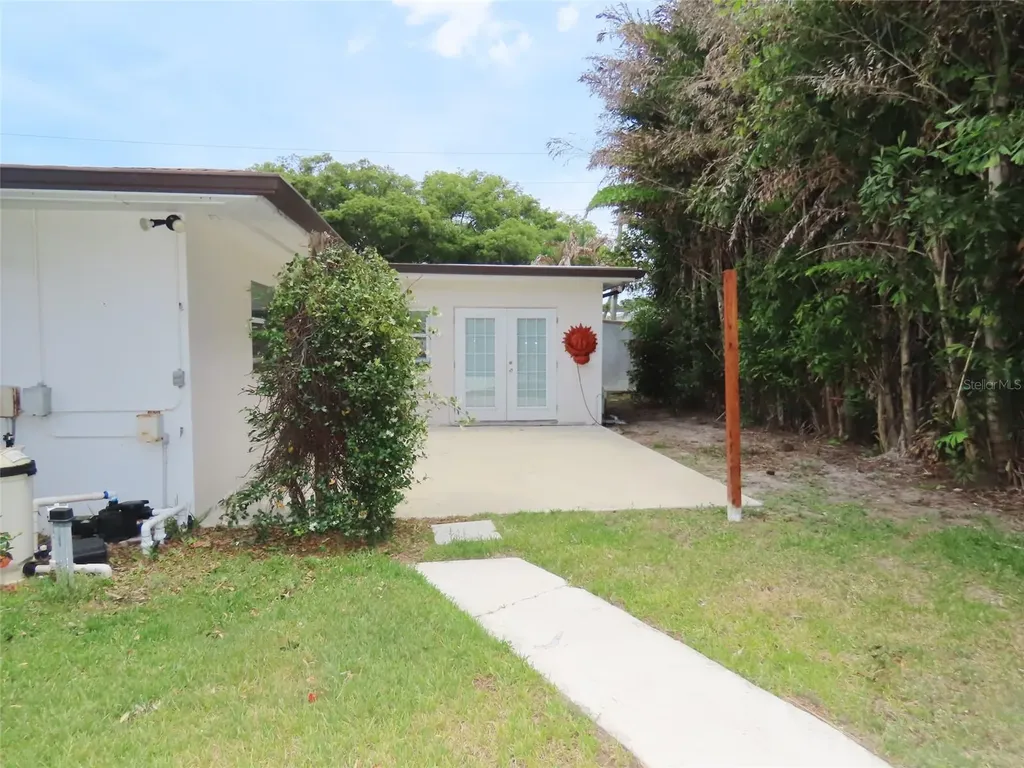 2277 S Lagoon Circle Clearwater FL 33765