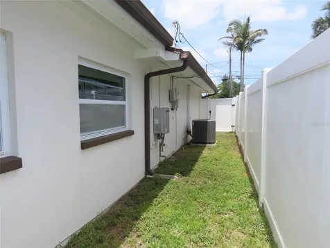 2277 S Lagoon Circle Clearwater FL 33765