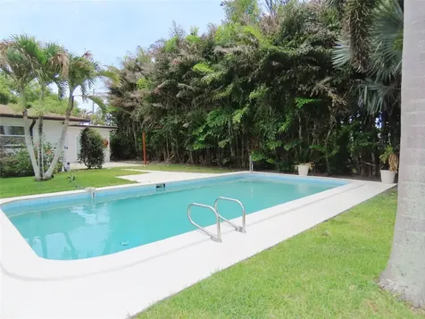 2277 S Lagoon Circle Clearwater FL 33765