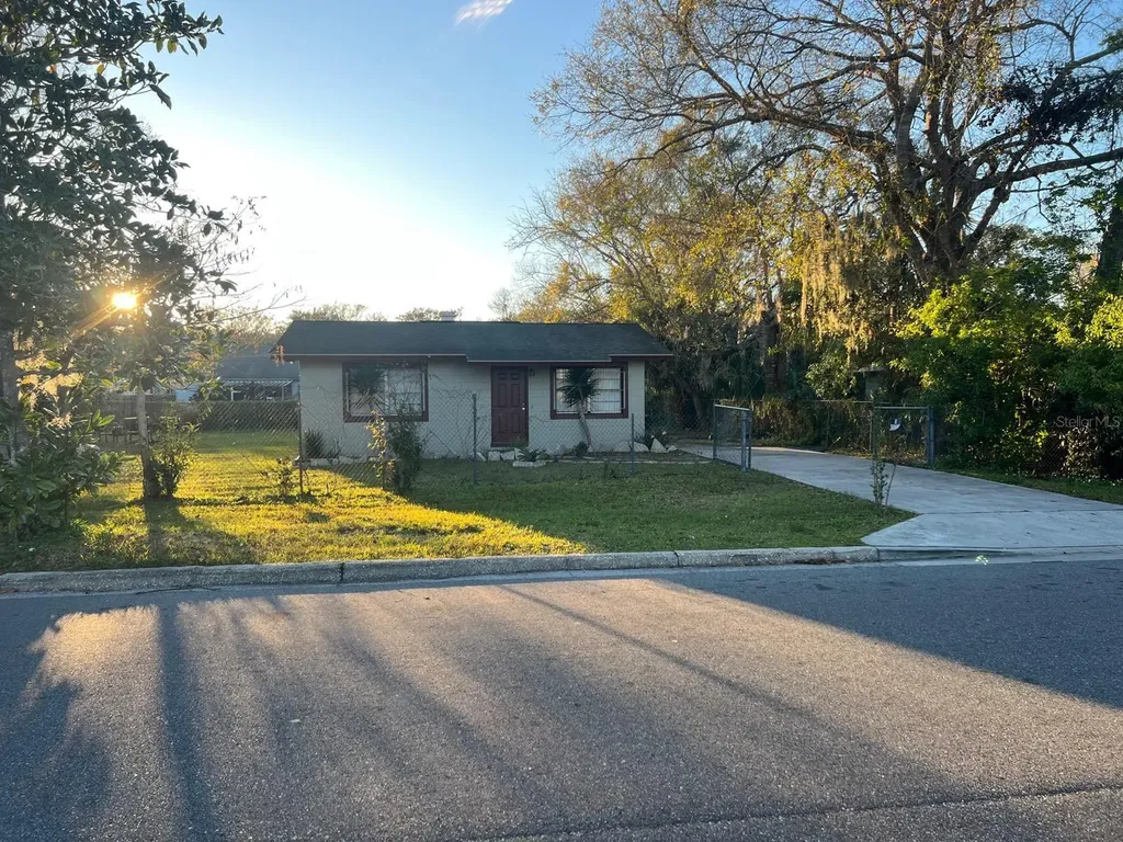 1112/1114 S Bay Avenue Sanford FL 32771