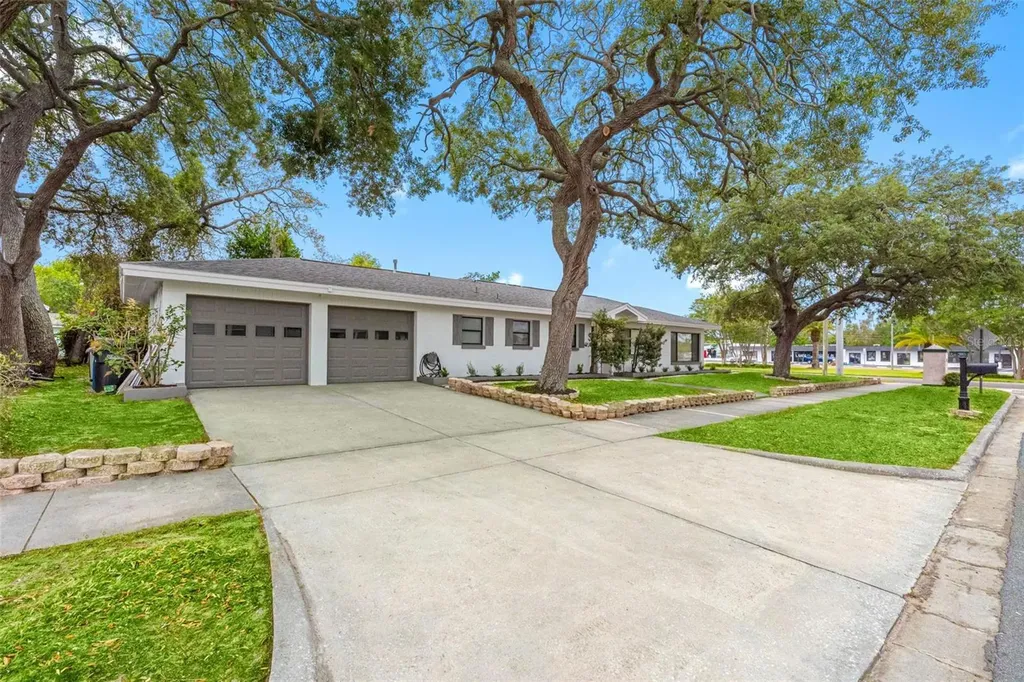 1005 Apache Trail Clearwater FL 33755