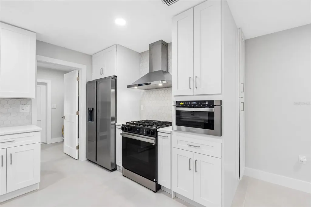 1005 Apache Trail Clearwater FL 33755