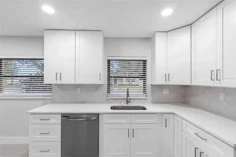 1005 Apache Trail Clearwater FL 33755