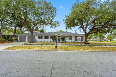 1005 Apache Trail Clearwater FL 33755