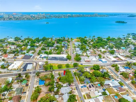 1005 Apache Trail Clearwater FL 33755