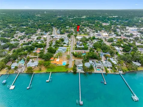 1005 Apache Trail Clearwater FL 33755