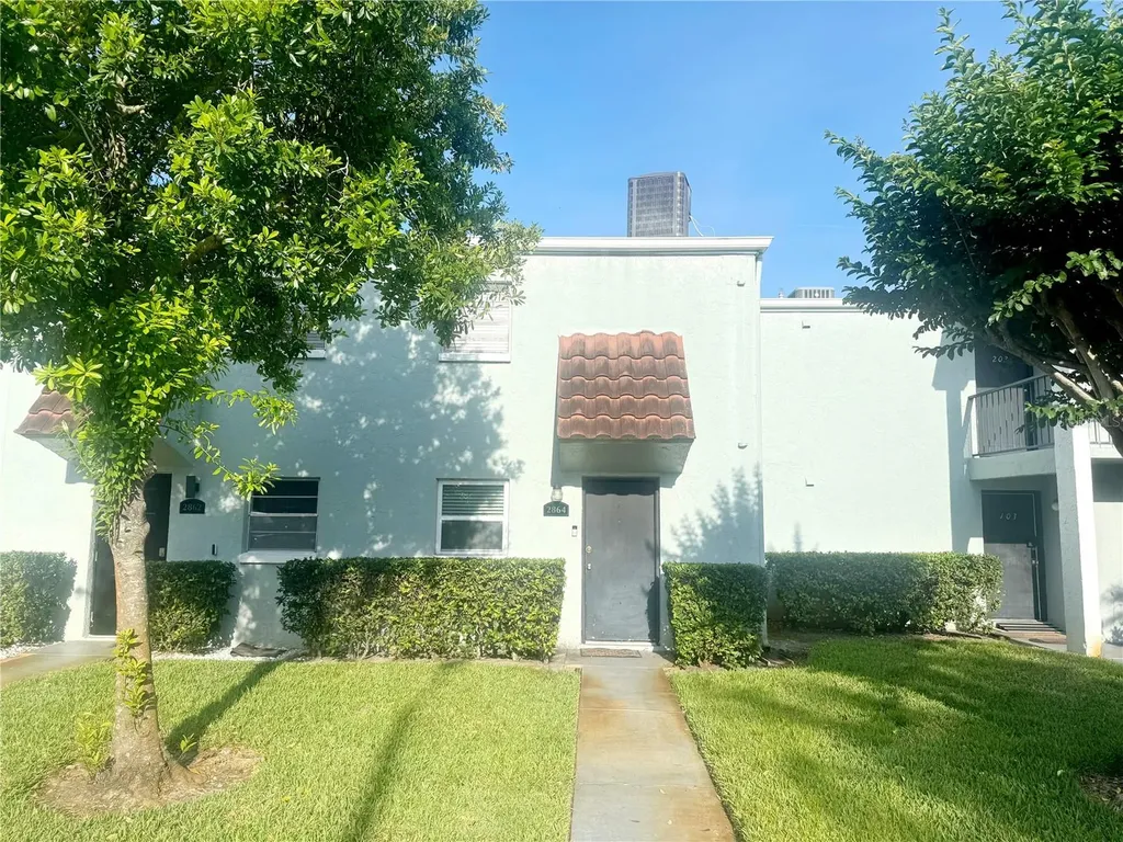 2864 Somerset Park Drive Tampa FL 33613