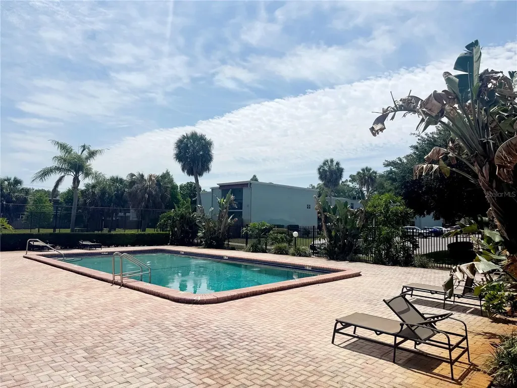 2864 Somerset Park Drive Tampa FL 33613