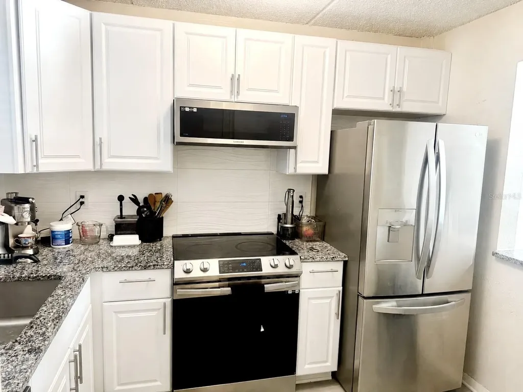 2864 Somerset Park Drive Tampa FL 33613