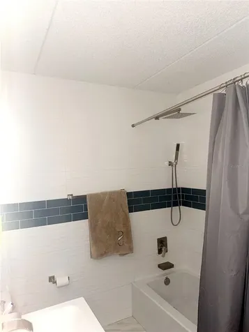 2864 Somerset Park Drive Tampa FL 33613