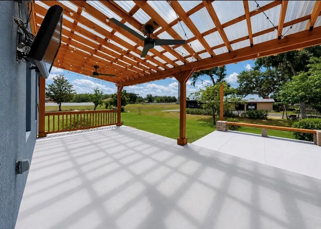 13101 Done Groven Drive Dover FL 33527