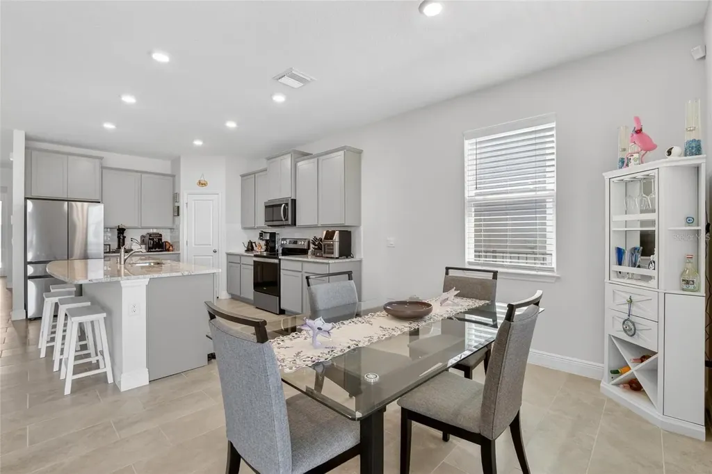 152 Bright Ibis Avenue Apollo Beach FL 33572