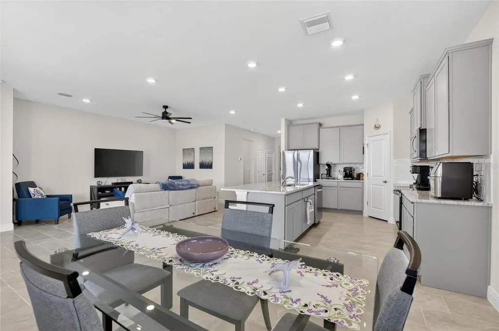152 Bright Ibis Avenue Apollo Beach FL 33572