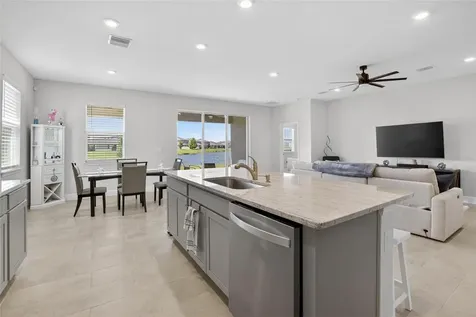 152 Bright Ibis Avenue Apollo Beach FL 33572