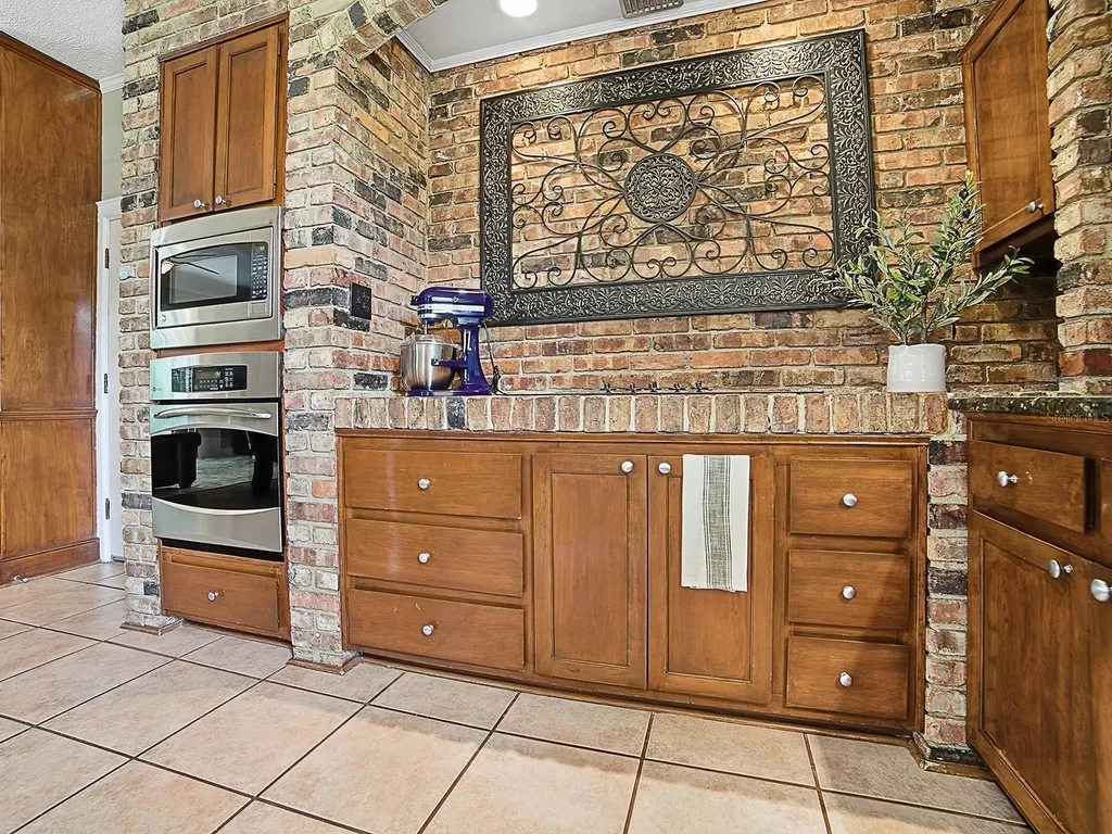 1017 Shore Acres Drive Leesburg FL 34748
