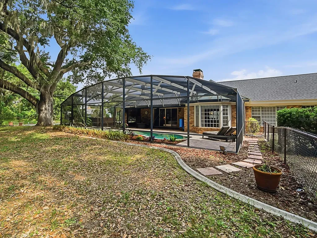1017 Shore Acres Drive Leesburg FL 34748