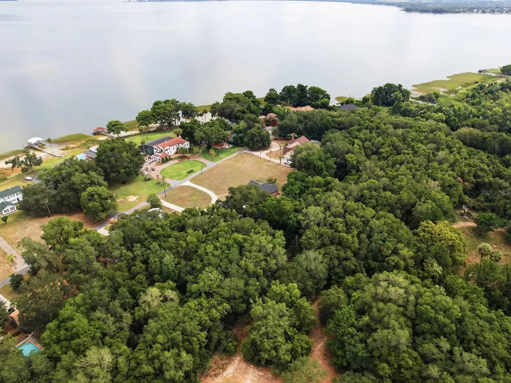 1017 Shore Acres Drive Leesburg FL 34748