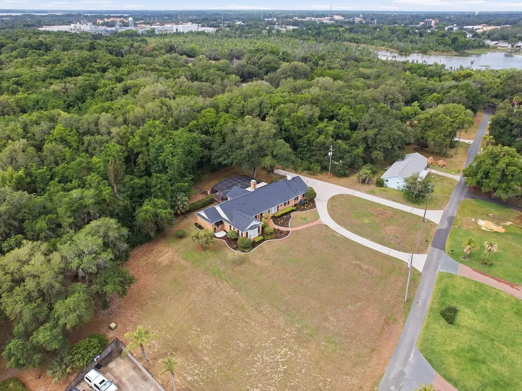 1017 Shore Acres Drive Leesburg FL 34748