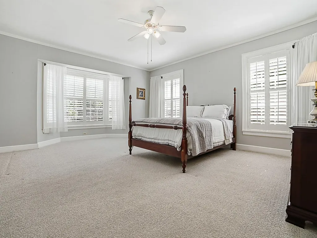 1017 Shore Acres Drive Leesburg FL 34748