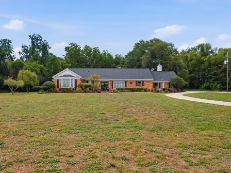 1017 Shore Acres Drive Leesburg FL 34748