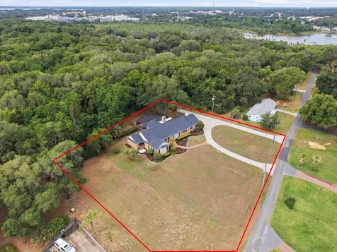 1017 Shore Acres Drive Leesburg FL 34748