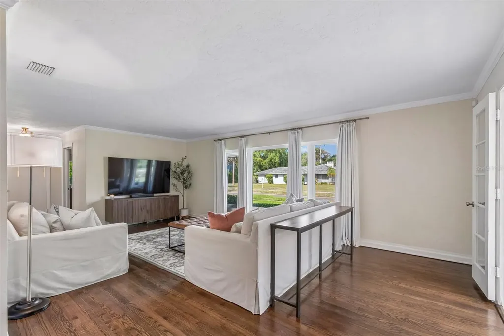 301 26th Street W Bradenton FL 34205
